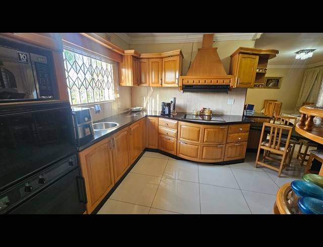 4 BEDROOM FREESTANDING FOR SALE IN RICHEM